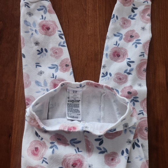 Gap - Picture 3 of 7